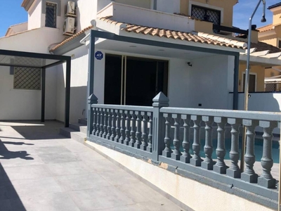 Venta Casa adosada Pilar de la Horadada. Con terraza 95 m²