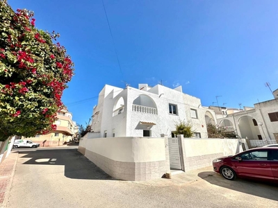 Venta Casa adosada Torrevieja. Con terraza 115 m²