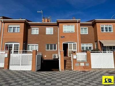 Venta Casa pareada Cuenca. Plaza de aparcamiento calefacción individual 160 m²