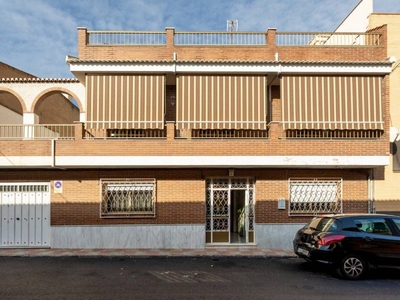 Venta Casa unifamiliar Armilla. Con terraza 228 m²