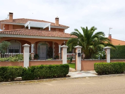 Venta Casa unifamiliar Badajoz. Con terraza 457 m²