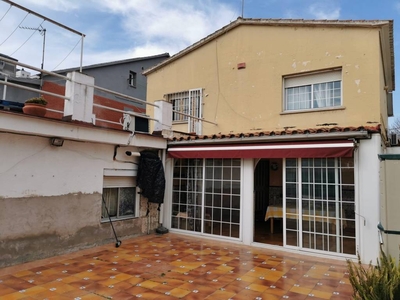 Venta Casa unifamiliar Barberà del Vallès. Con terraza 326 m²