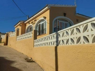 Venta Casa unifamiliar Callosa d'en Sarrià. Con terraza