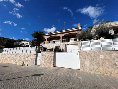 Venta Casa unifamiliar Castelldefels. Buen estado con terraza 450 m²