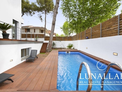 Venta Casa unifamiliar Castelldefels. Con terraza 250 m²