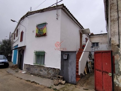 Venta Casa unifamiliar Cuenca. Plaza de aparcamiento calefacción individual 180 m²