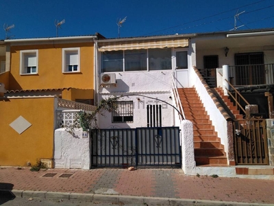 Venta Casa unifamiliar en Avenida De Torrevieja Torrevieja. Con terraza 70 m²
