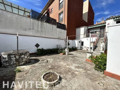 Venta Casa unifamiliar en Avenida estatut Rubí. Buen estado con terraza 149 m²