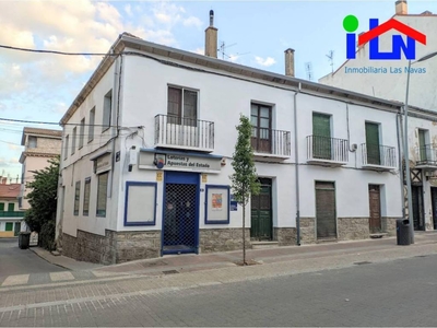 Venta Casa unifamiliar en Avenida Principal Las Navas del Marqués. A reformar 380 m²