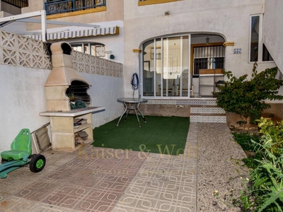 Venta Casa unifamiliar en Avinguda DEscandinàvia Santa Pola. Con terraza 70 m²