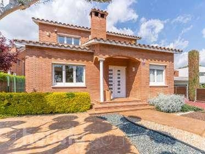 Venta Casa unifamiliar en Avinguda Onze de Setembre L'Ametlla del Vallès. Plaza de aparcamiento