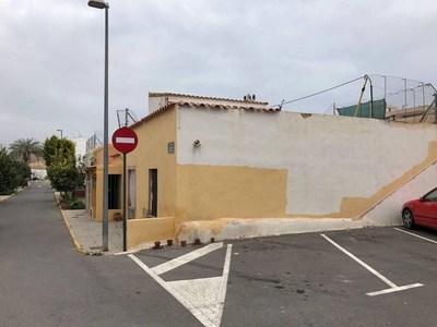 Venta Casa unifamiliar en Calle Almirant Estrada 15 Villajoyosa - La Vila Joiosa. A reformar con terraza 79 m²
