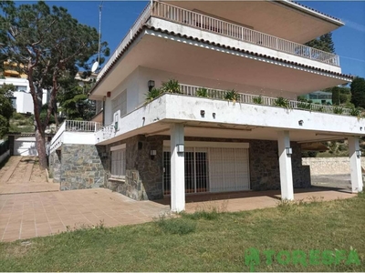 Venta Casa unifamiliar en Calle Bell Racó Cabrils. Buen estado con terraza 555 m²