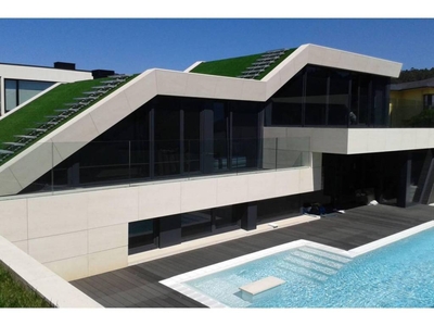 Venta Casa unifamiliar en Calle burdeos A Coruña. Buen estado con terraza 421 m²