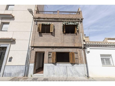 Venta Casa unifamiliar en Calle HONDURAS Granada. A reformar con terraza 165 m²