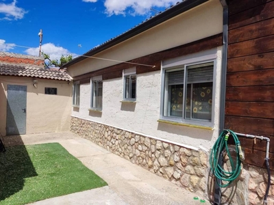 Venta Casa unifamiliar en Calle JULIO CORTAZAR Laguna de Duero. Buen estado con terraza 140 m²