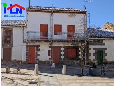 Venta Casa unifamiliar en Calle La Pila 30 Navalperal de Pinares. Buen estado con terraza 166 m²