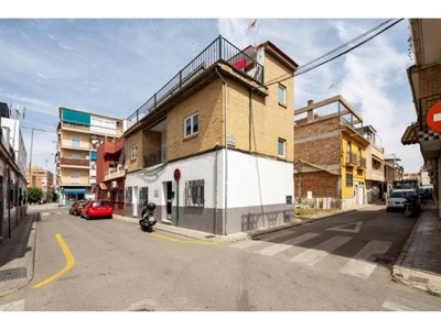 Venta Casa unifamiliar en Calle MAGALLANES Granada. Buen estado 179 m²