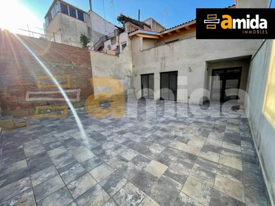 Venta Casa unifamiliar en Calle PACO MUTLLO Sabadell. Buen estado con terraza 299 m²