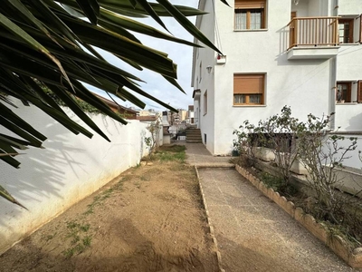 Venta Casa unifamiliar en Calle RENAIXEMENT Cerdanyola del Vallès. Buen estado con terraza 350 m²