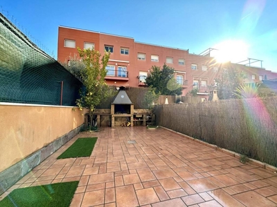 Venta Casa unifamiliar en Calle SALVADOR ESPRIU Sant Sadurní d'Anoia. Buen estado con terraza 258 m²