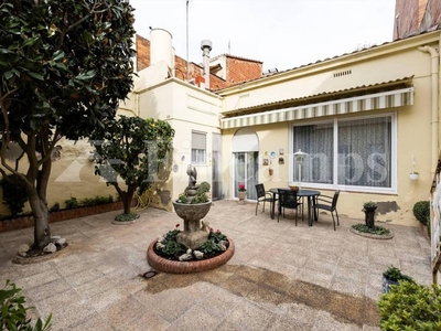 Venta Casa unifamiliar en Calle sant miquel Sabadell. Buen estado 208 m²