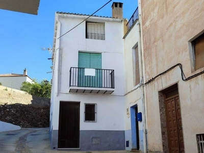 Venta Casa unifamiliar en Calle Umbria Cádiar. Buen estado con balcón 129 m²