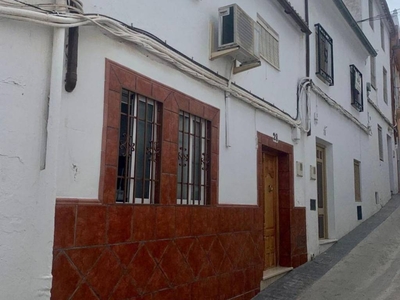 Venta Casa unifamiliar en Calle virgen Iznájar. Buen estado plaza de aparcamiento 112 m²