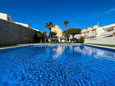 Venta Casa unifamiliar en Canarias 6 Santa Pola. Con terraza 154 m²