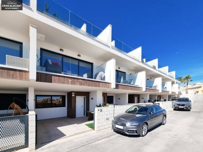 Venta Casa unifamiliar en Canarias Santa Pola. Con terraza 157 m²