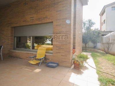 Venta Casa unifamiliar en Cl Passatge Serra D'ancosa Vilafranca del Penedès. Con terraza 386 m²