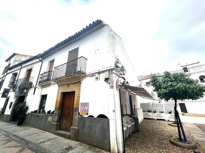 Venta Casa unifamiliar en Corregidor Luis Cerda Córdoba. Con terraza 218 m²