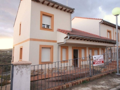 Venta Casa unifamiliar en Corteceros 27 Arenas de San Pedro. Buen estado con balcón 147 m²