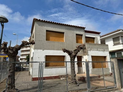 Venta Casa unifamiliar en Eduard Marquina Pineda de Mar. Con terraza 175 m²