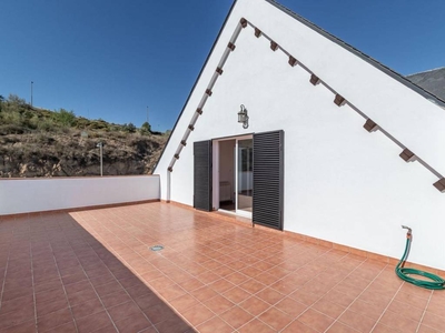 Venta Casa unifamiliar en fuente vaqueros La Zubia. Con terraza 250 m²