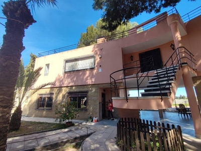 Venta Casa unifamiliar en Fuentepiedra 13 Torrevieja. Con terraza 325 m²