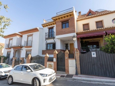 Venta Casa unifamiliar en LeÑadores La Zubia. Con terraza 201 m²