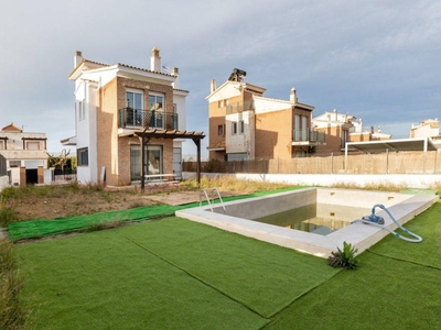 Venta Casa unifamiliar en Mulhacen Dílar. Con terraza 226 m²
