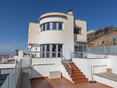 Venta Casa unifamiliar en Padre Ferrer Huétor Vega. Con terraza 270 m²