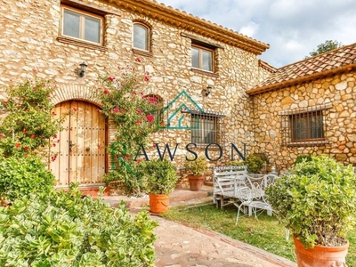 Venta Casa unifamiliar en Pou de la Vinya Olivella. Con terraza 5520 m²