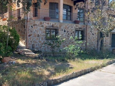 Venta Casa unifamiliar en Romero Toledo. Con terraza 424 m²