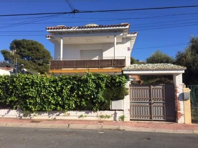 Venta Casa unifamiliar en Ronda RONDA EUROPA Sant Pere de Ribes. Buen estado con terraza 255 m²