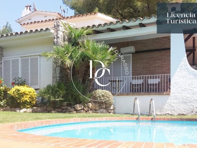 Venta Casa unifamiliar en Santa Isabel Sant Pere de Ribes. Con terraza 267 m²