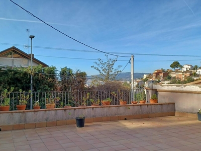 Venta Casa unifamiliar Esplugues de Llobregat. Con terraza 298 m²
