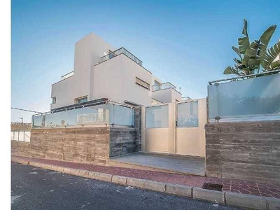 Venta Casa unifamiliar Guardamar del Segura. 247 m²