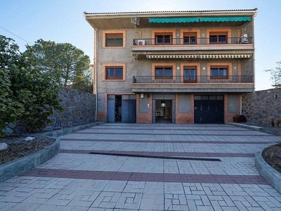 Venta Casa unifamiliar Jun. Con terraza 388 m²