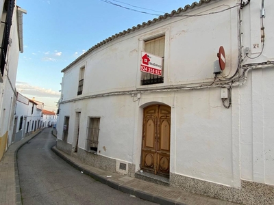 Venta Casa unifamiliar Medina de Las Torres. 480 m²