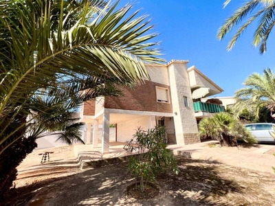 Venta Casa unifamiliar Orihuela. Con terraza 200 m²