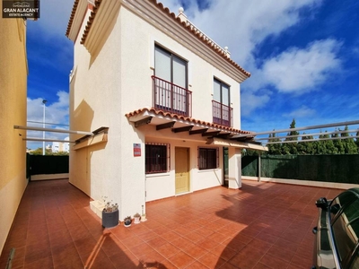 Venta Casa unifamiliar Santa Pola. Con terraza 100 m²