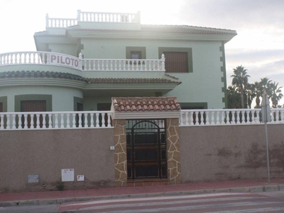 Venta Casa unifamiliar Torrevieja. Con terraza 319 m²